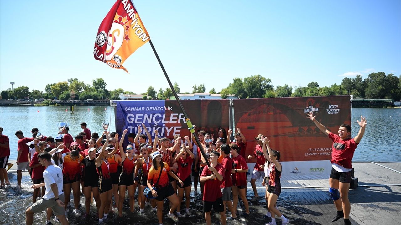 Edirne'de Gençler Türkiye Kürek Şampiyonası Tamamlandı