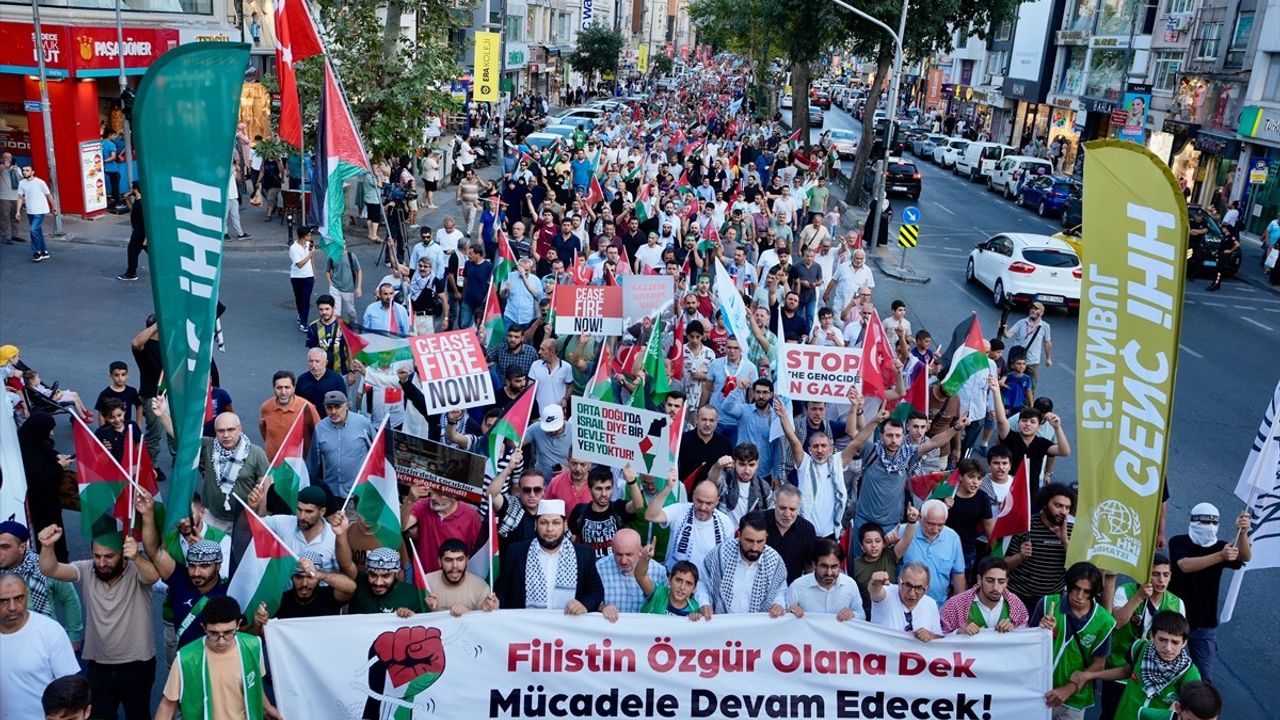 Edirnekapı'da Filistin'e Destek Yürüyüşü Düzenlendi
