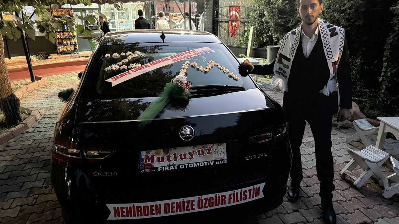 Elazığ'da Düğün Gelin Arabasına Filistin Bayrağı Asıldı