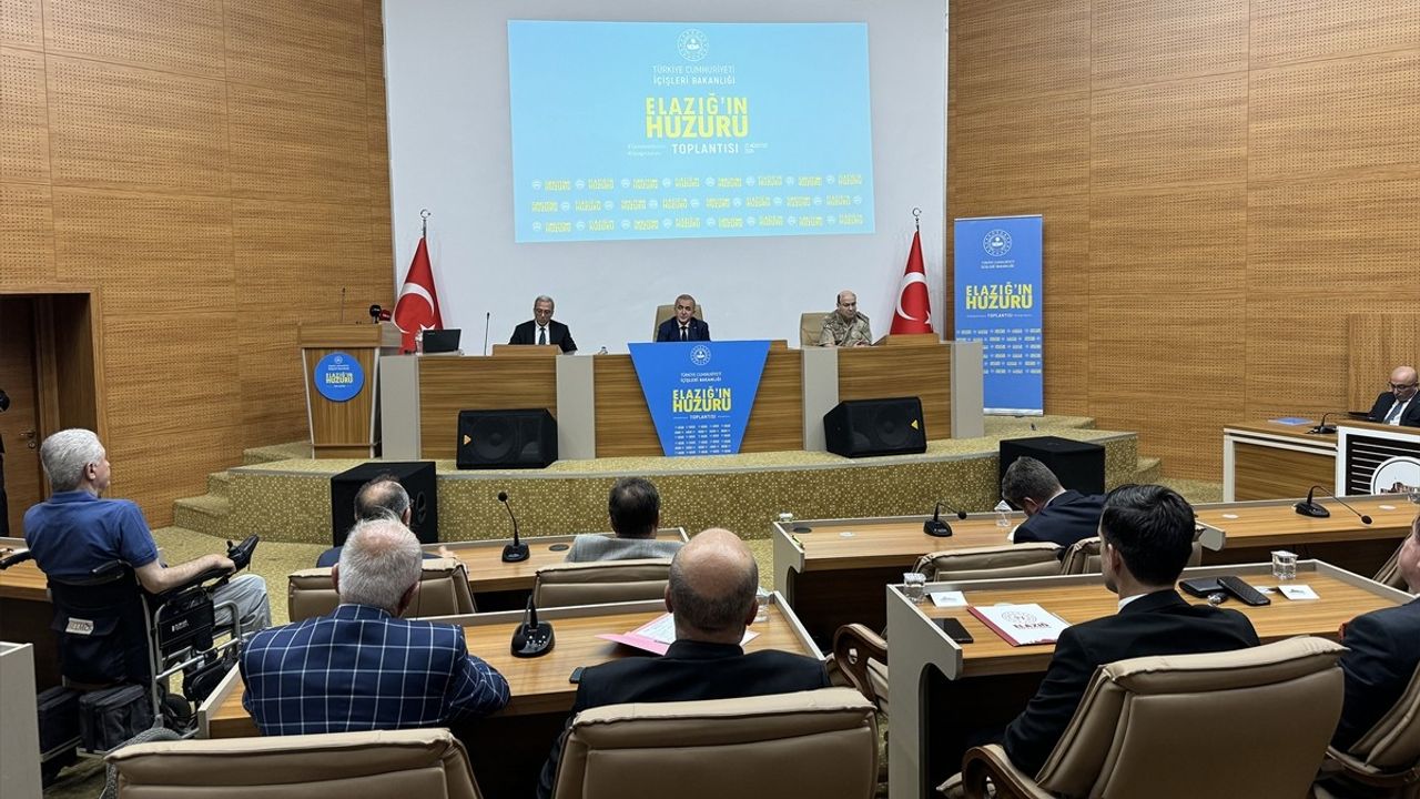 Elazığ'da Güvenlik Bilgilendirme Toplantısı: Huzur ve Asayiş Vurgusu
