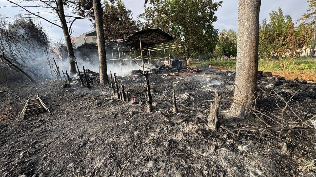 Elazığ'da Kırsal Alanda Yangın Kontrol Altına Alındı
