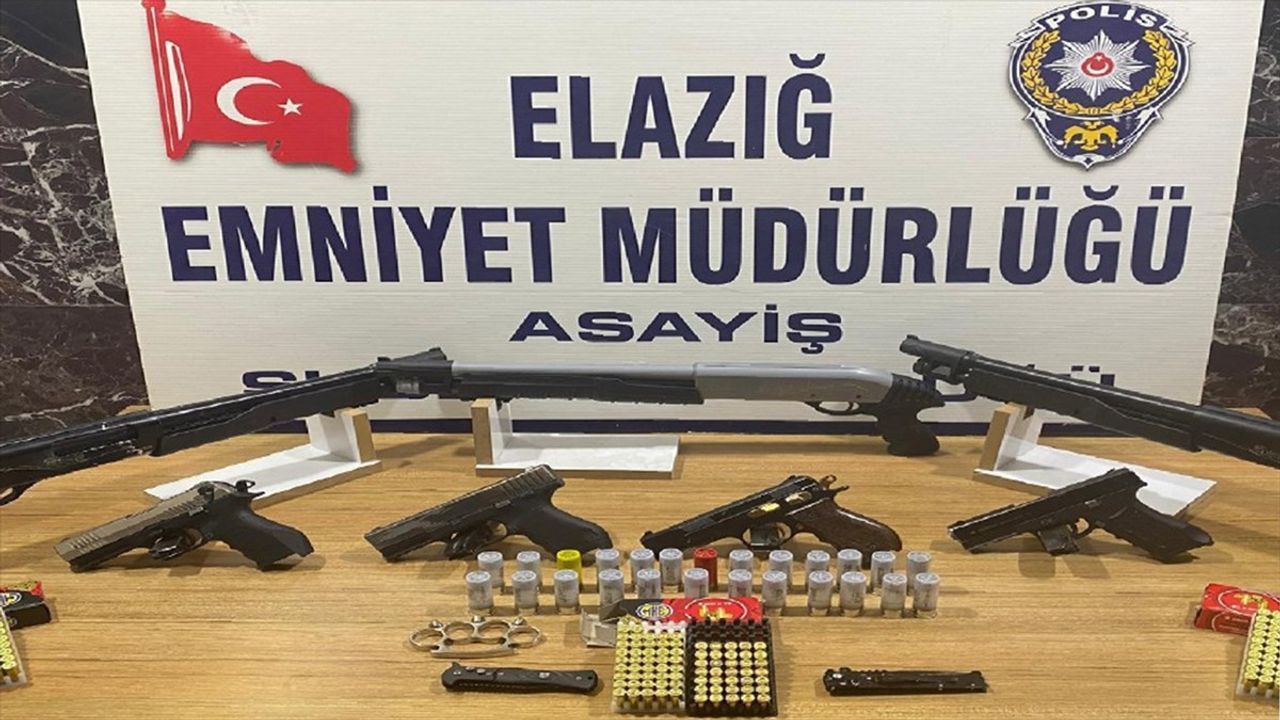 Elazığ'da Ruhsatsız Silah Operasyonunda 10 Gözaltı