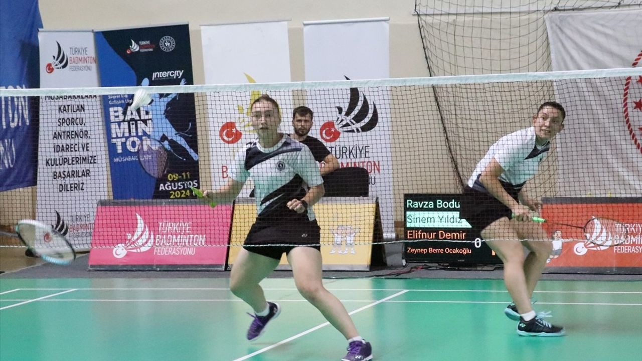 Erzincan'da Badminton Süper Lig ve Gelişim Ligi Müsabakaları Yükselişte