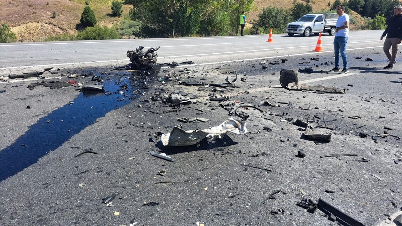 Erzincan'da Korkunç Trafik Kazası: 3 Kayıp, 4 Yaralı