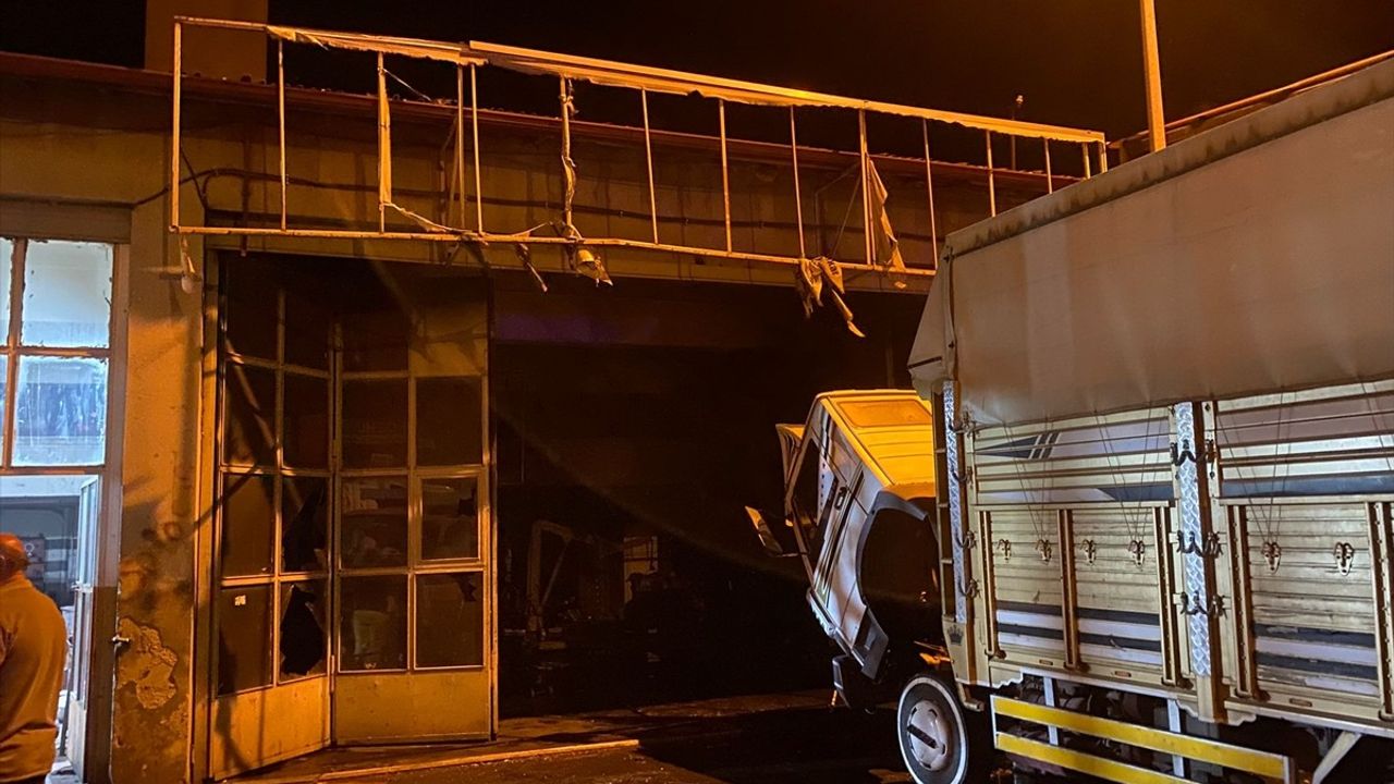 Erzincan'da Yangın Alaramı: İtfaiye Hızla Müdahale Etti