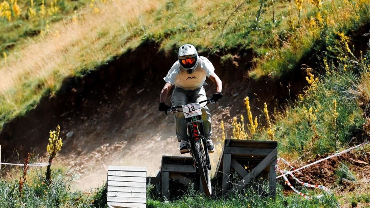 Erzurum'da Downhill Türkiye Şampiyonası Tamamlandı