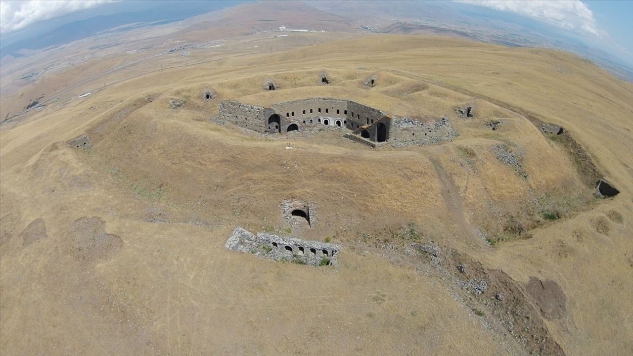 Erzurum'un Tarihi Ağzıaçık Tabyası Ziyaretçilerini Bekliyor