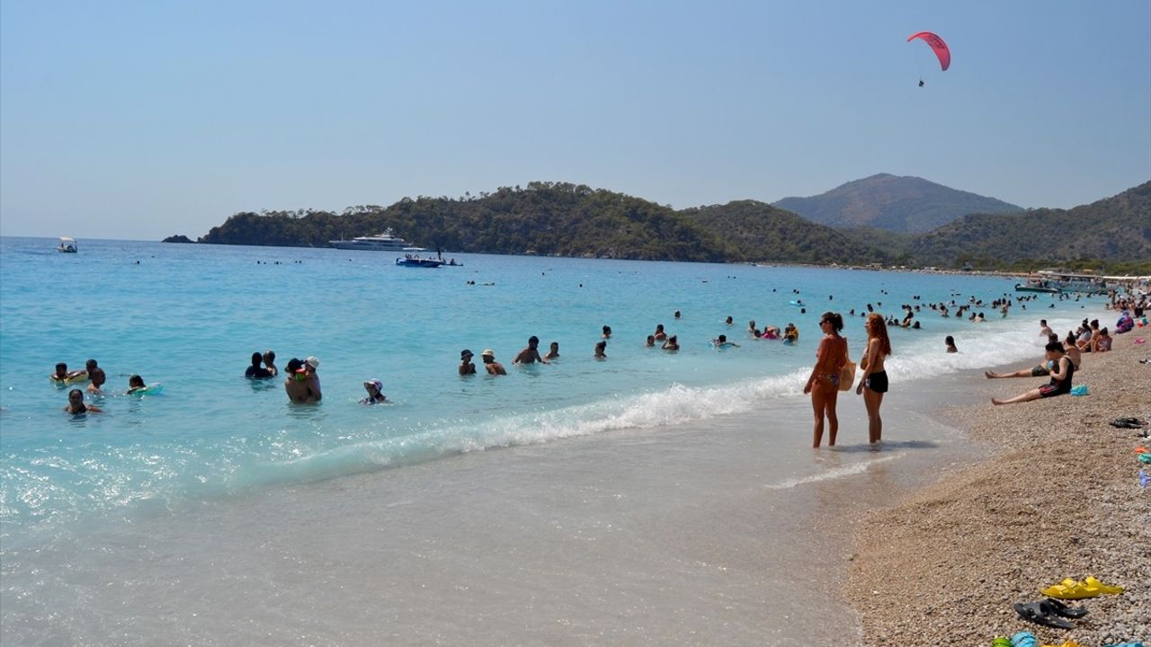 Fethiye'de Yoğun Trafik Kuyruğu Tatilcileri Zorluyor