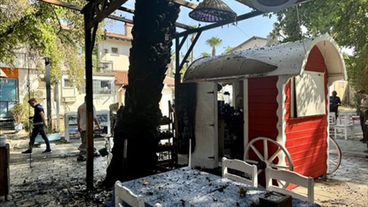 Fethiye'deki Kafede Yangın: İş Yeri Sahibi Yaralandı