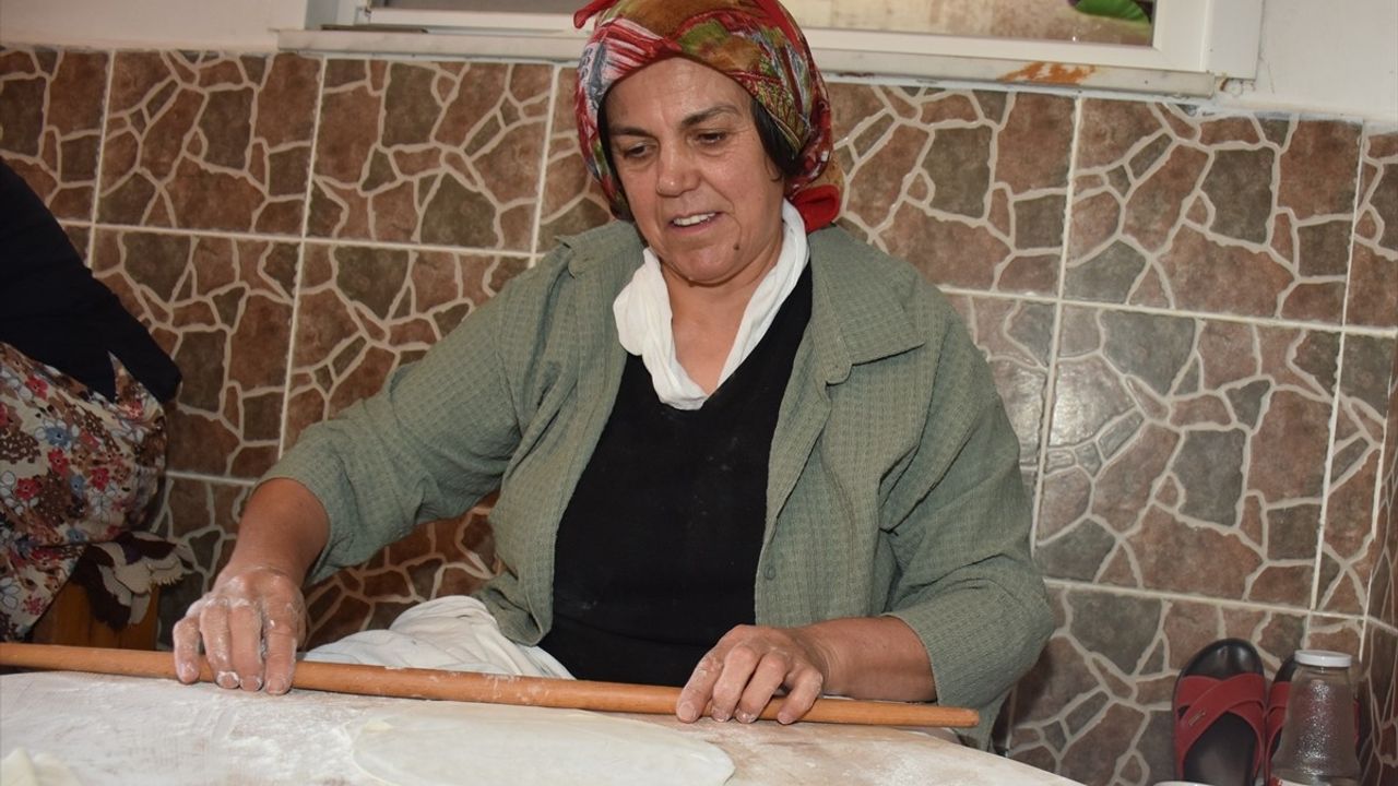 Gümüşhane'de Kadınların Kış Hazırlığı: İmece Usulü Yiyecek Hazırlama Gelenekleri