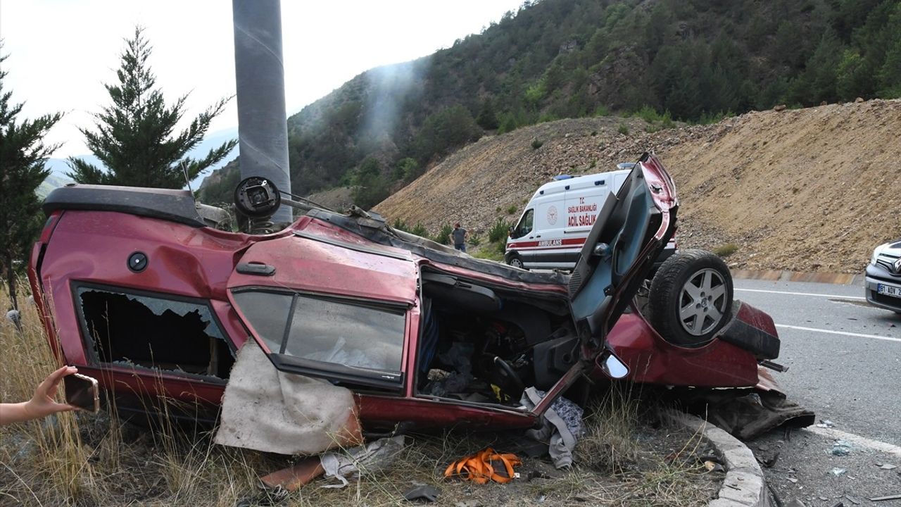Gümüşhane'deki Trafik Kazasında 1 Ölü, 9 Yaralı