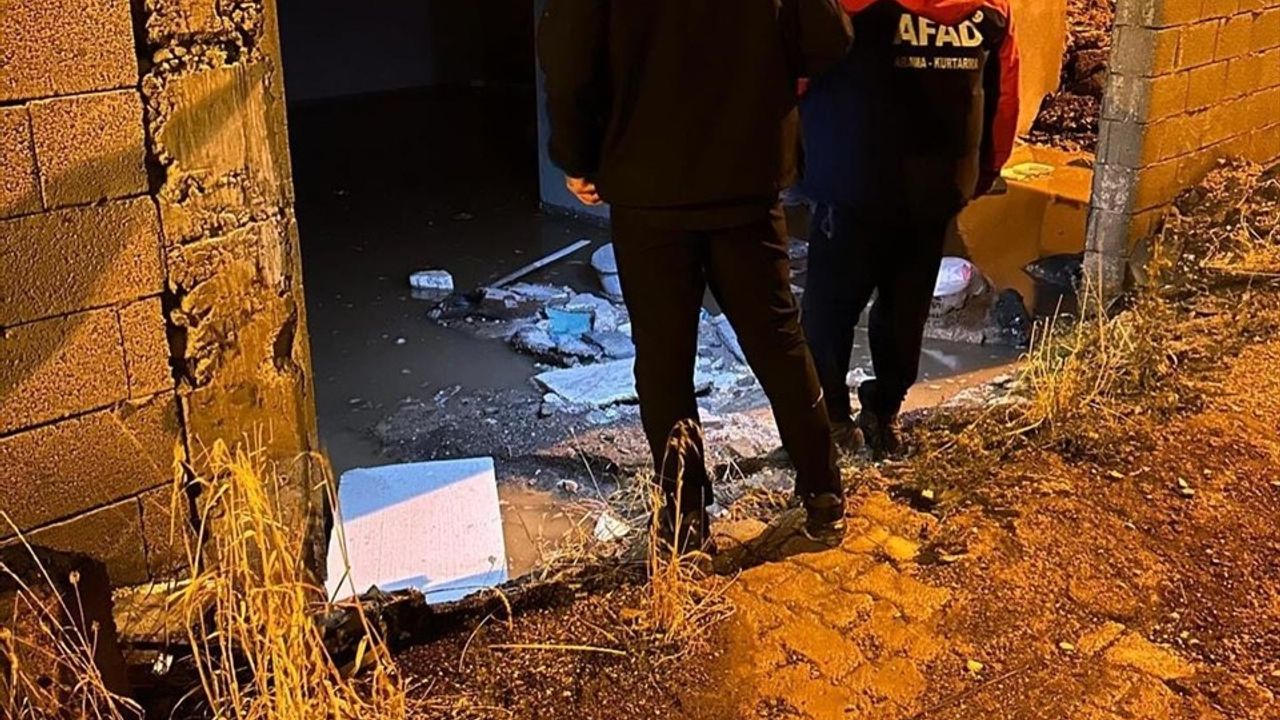 Gürün'de Sağanak Yağış Sel Felaketi Yarattı