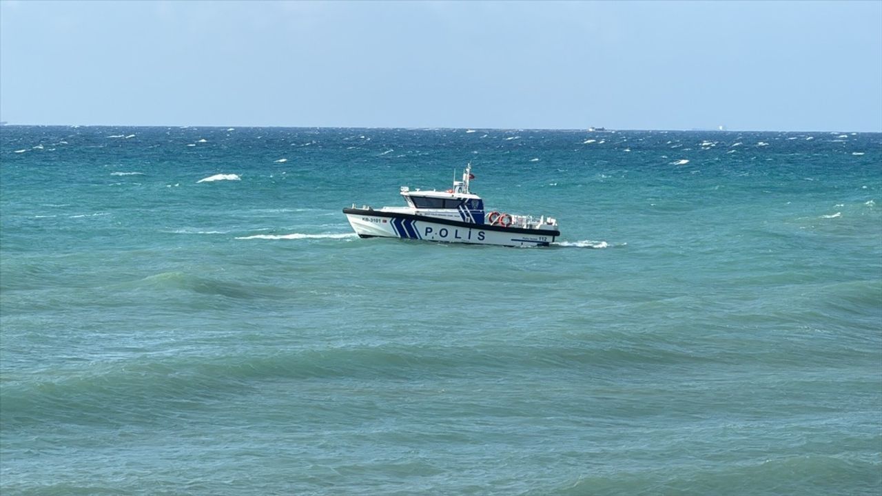 Hatay'da Akıntıya Kapılan 5 Kişiden 2'si Hayatını Kaybetti