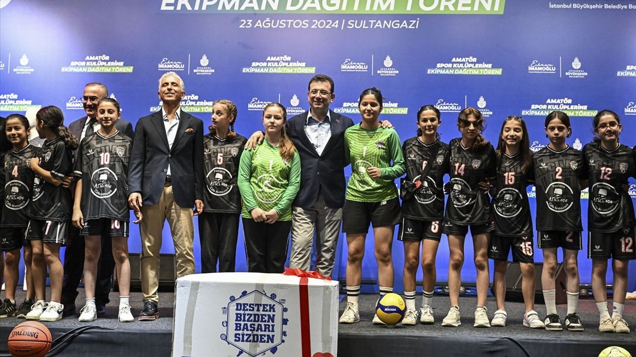 İBB Amatör Spor Kulüplerine Ekipman Desteği Sağladı