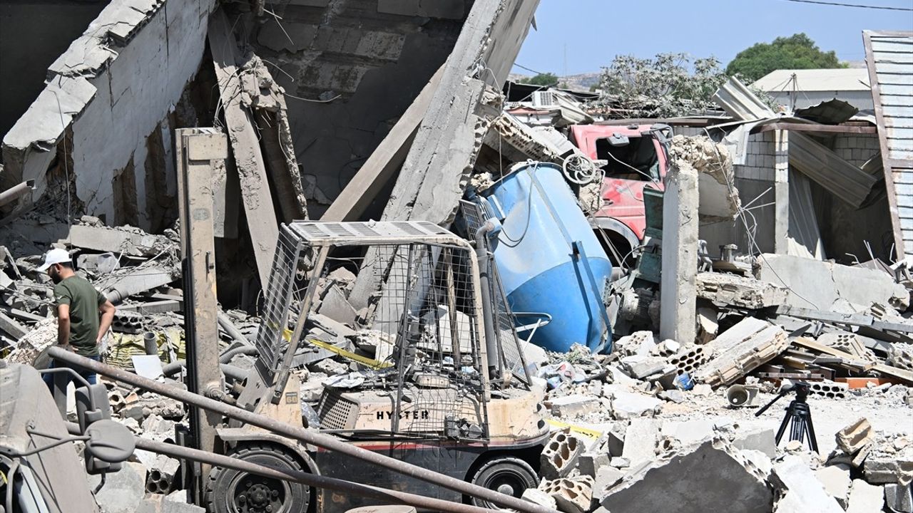 İsrail'in Lübnan'a Hava Saldırısı: 10 Ölü