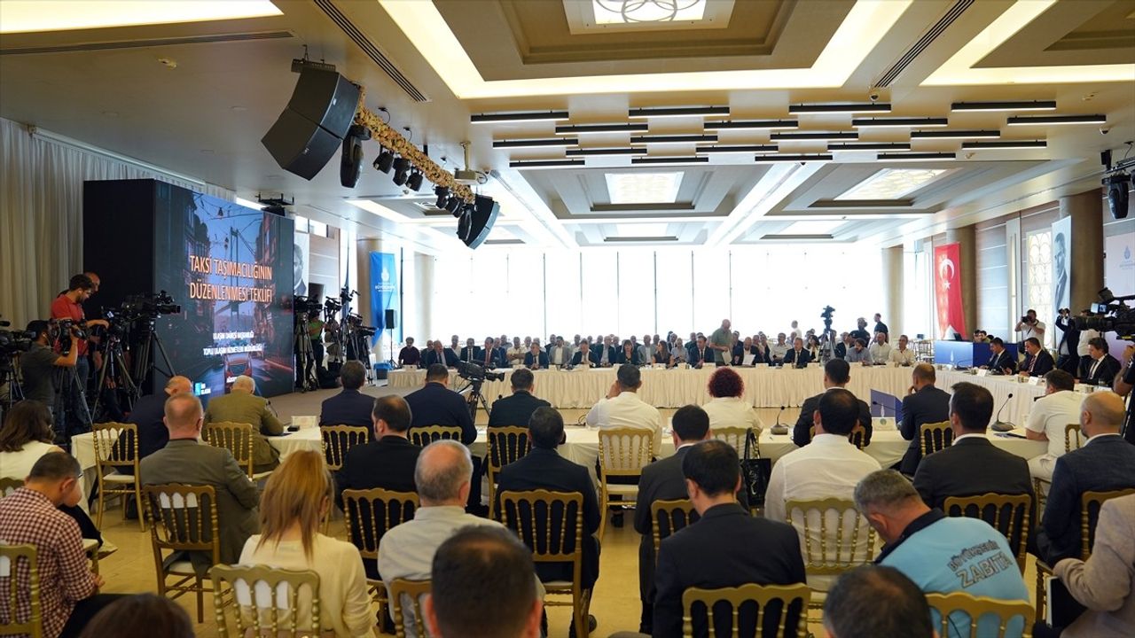 İstanbul'da Yeni Uygulama Tabanlı Taksiler Yolda