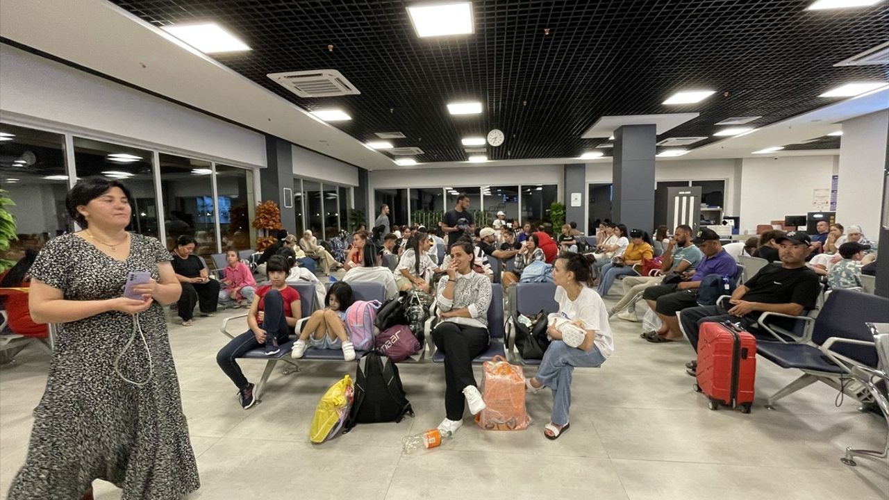 İstanbul'dan Özbekistan'a Uçan Uçak Amasya'ya Zorunlu İniş Yaptı