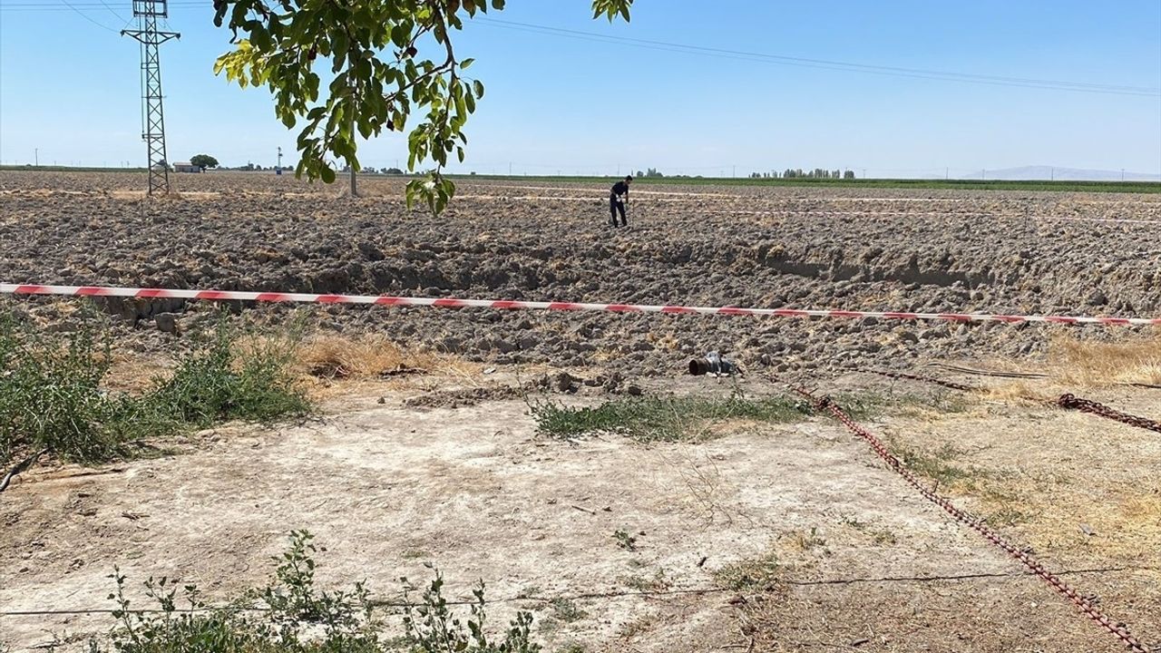 Karapınar'da Obruk Tedirginliği: 2 Metre Derinlikte 20 Metre Çapında