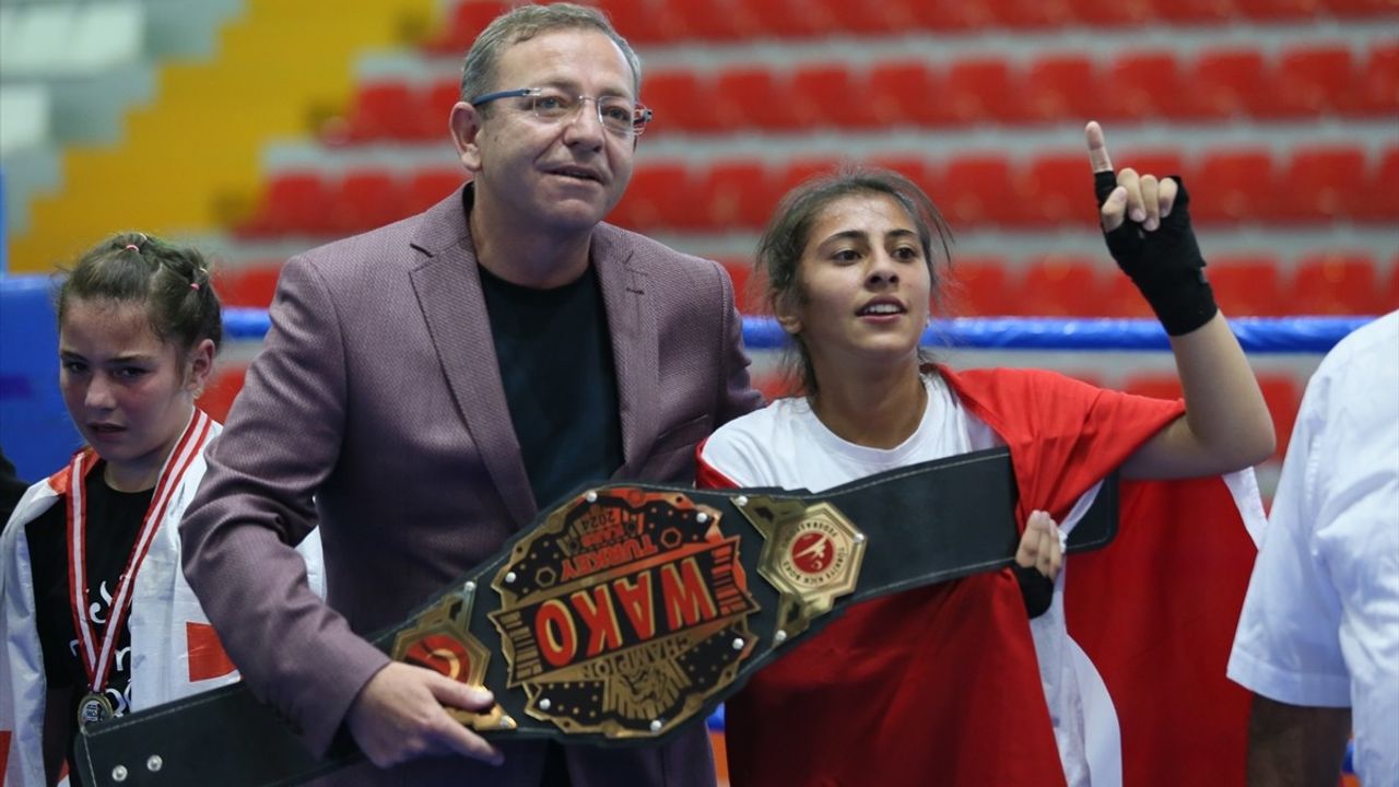 Kars'ta Uluslararası Kickboks Turnuvası Düzenlendi