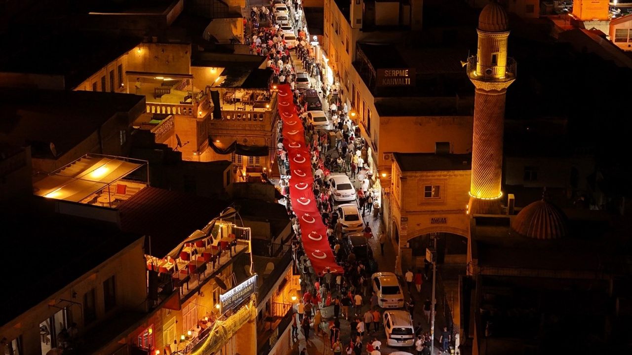 Mardin'de 30 Ağustos Zafer Bayramı Fener Alayı Coşkusu