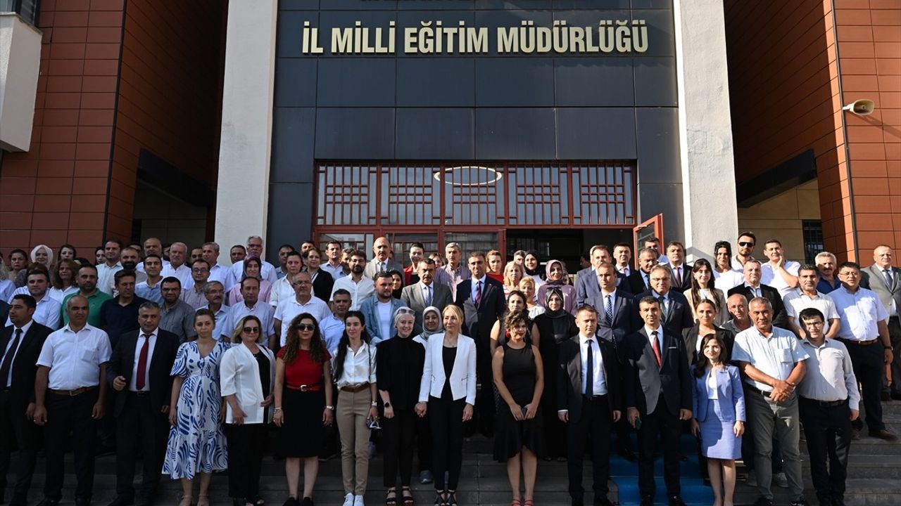 MEB Bakanı Tekin, Deprem Bölgesindeki Derslik Sayısını Açıkladı