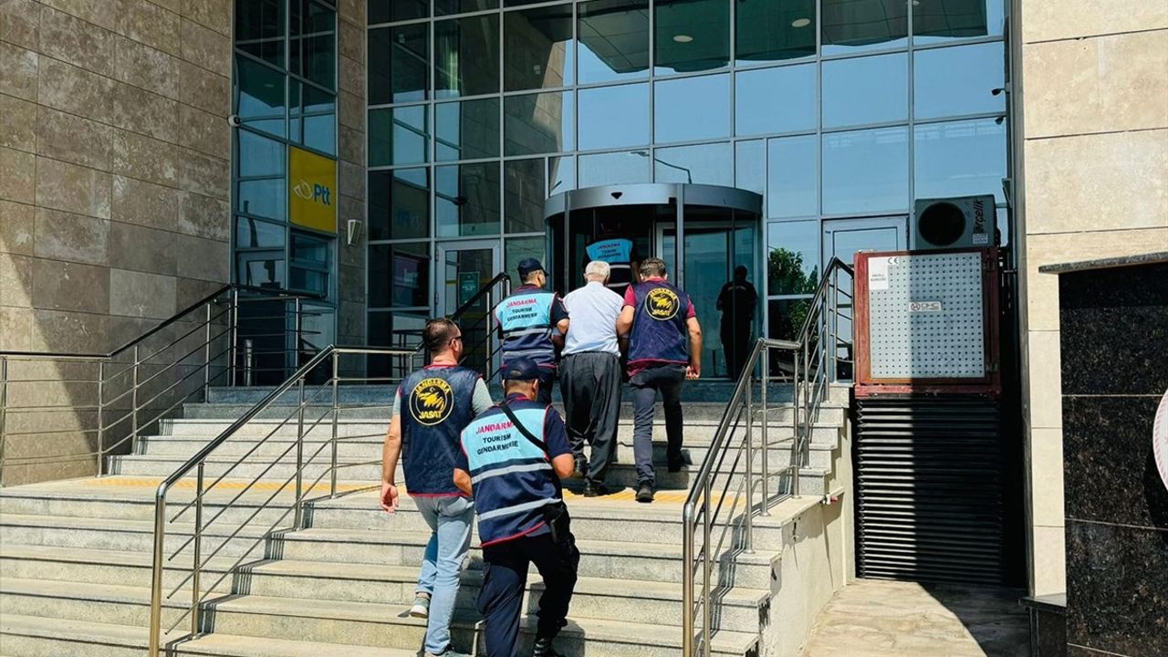 Mersin'de Anız Yangınına Soruşturma: İki Şüpheli Suçüstü Yakalandı