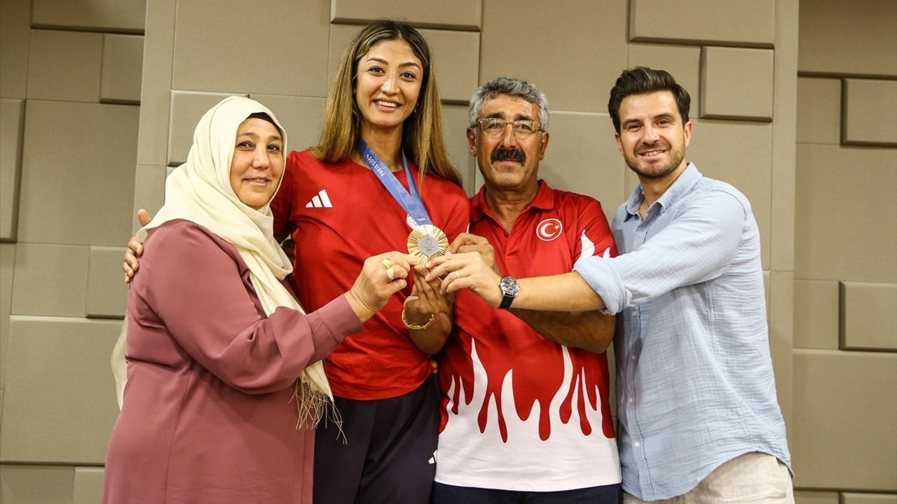 Olimpiyat Altını için Hedef Belirleyen Milli Tekvandocu Nafia Kuş Aydın