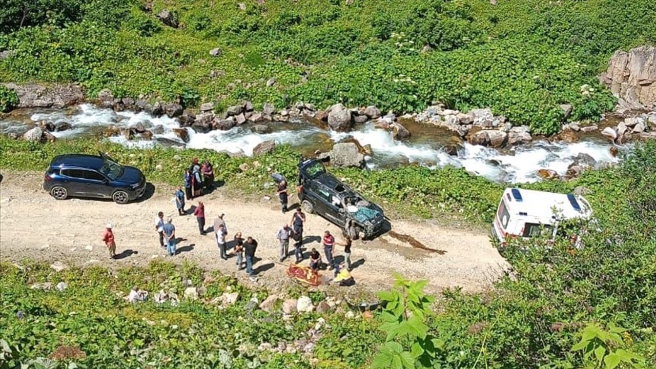 Rize'de Uçuruma Devrilen Cipte İki Kişi Hayatını Kaybetti