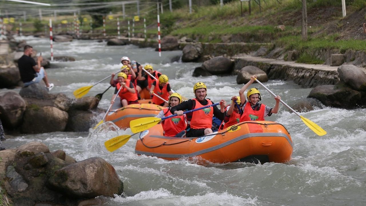 Rize'de Uluslararası Rafting Yarışması Coşkusu