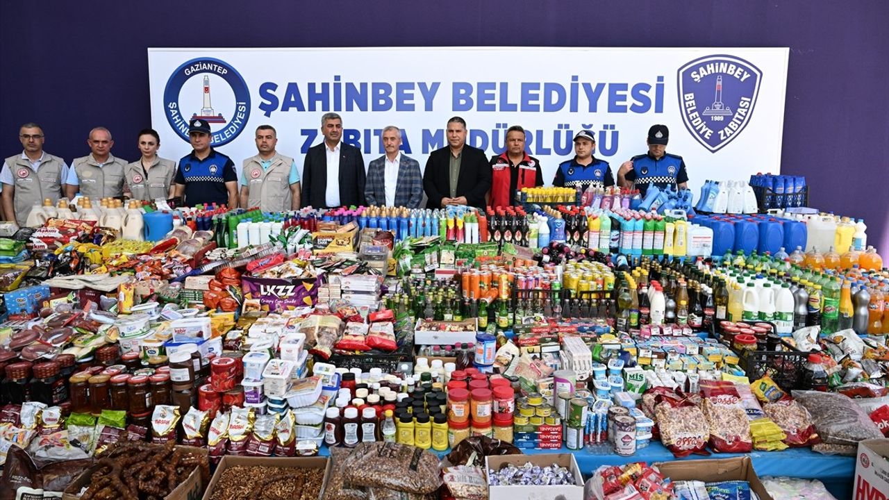 Şahinbey'de Son Kullanma Tarihi Geçen 30 Bin Ürün Ele Geçirildi