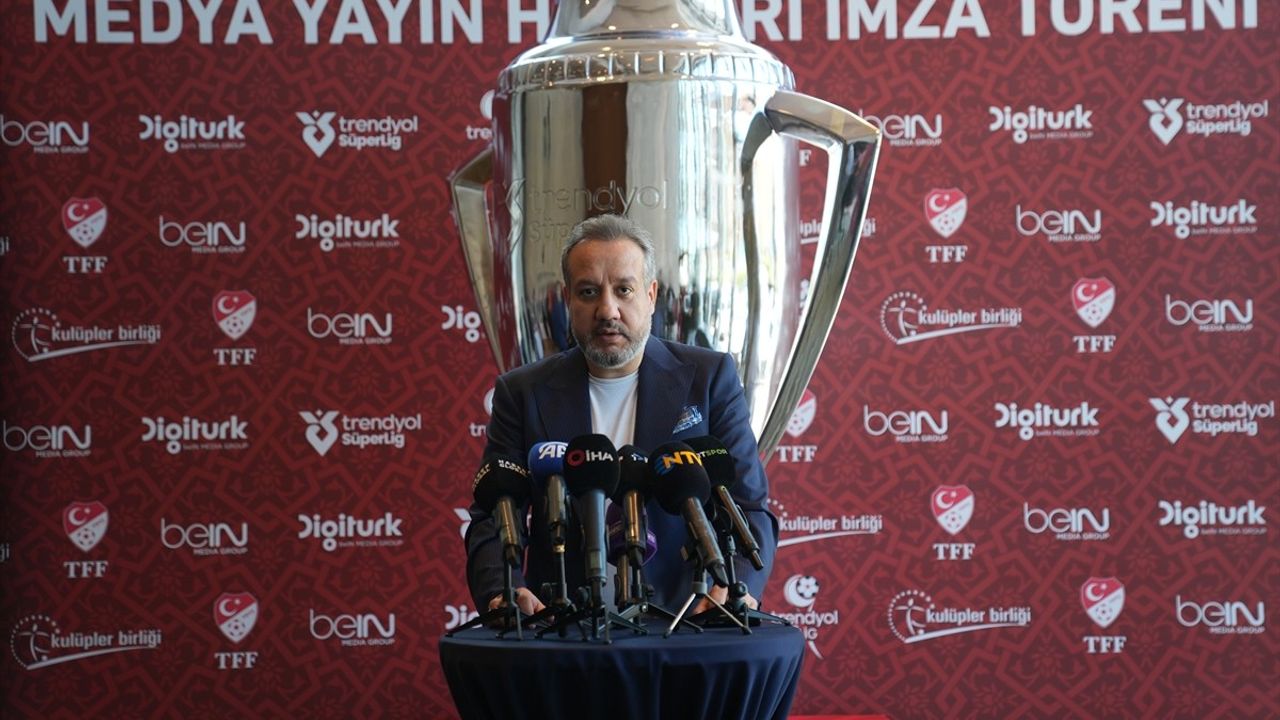 Samsunspor Başkanı Yüksel Yıldırım, Sezon Hedefini Orta Sıralar Olarak Belirledi