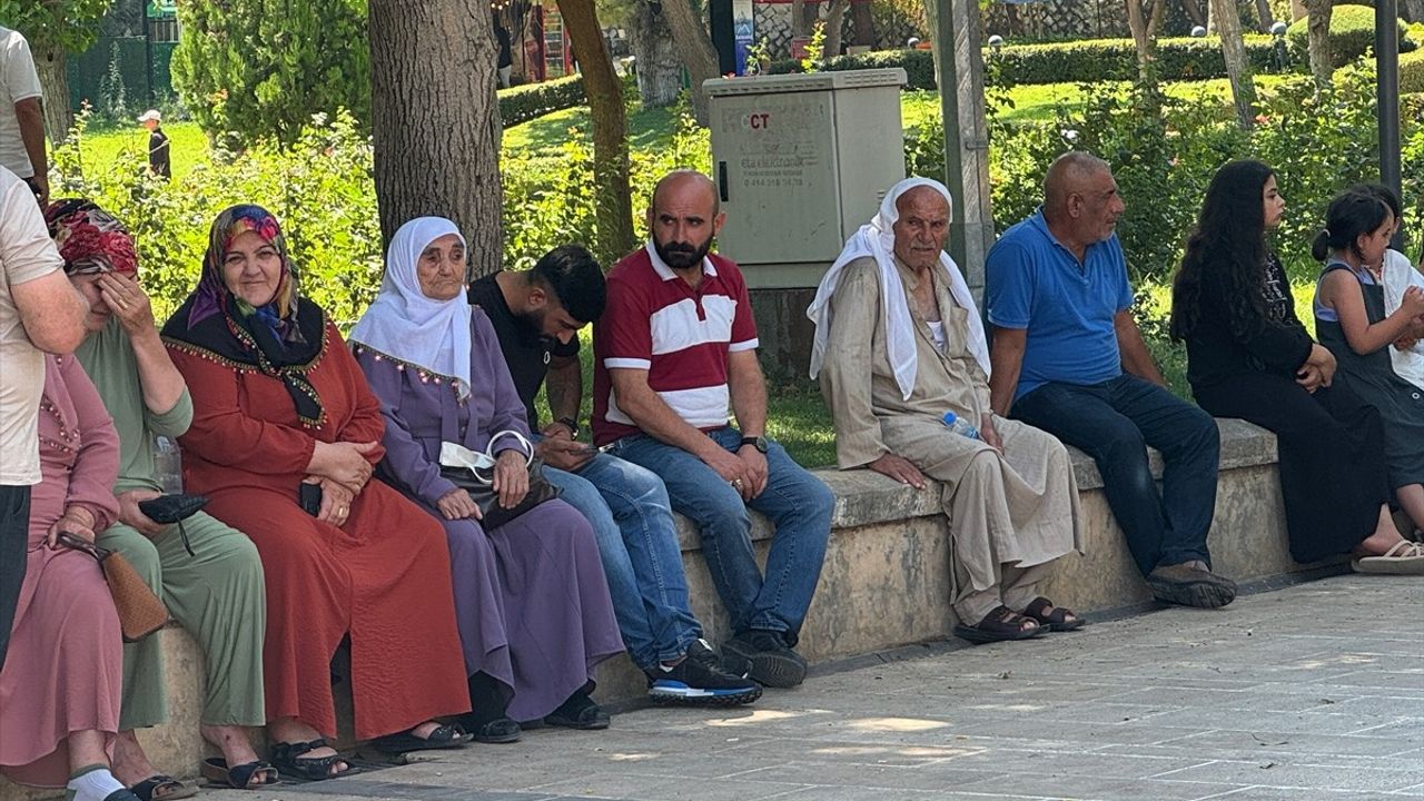 Şanlıurfa'da Sıcak Hava Dalgası Hayatı Olumsuz Etkiliyor