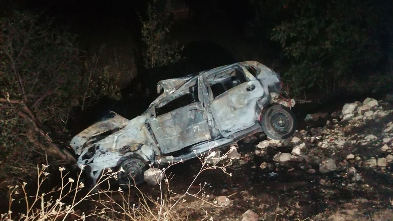 Tokat'ta Feci Kaza: Yolcu Otobüsü ile Otomobil Çarpıştı, 5 Yaralı