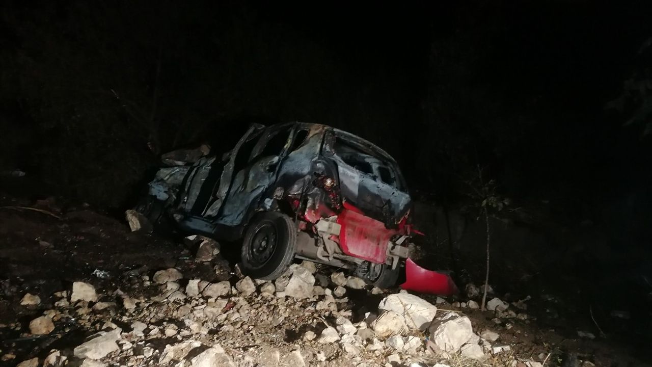 Tokat'ta Yolcu Otobüsü ile Araç Çarpıştı: 2 Ölü, 3 Yaralı