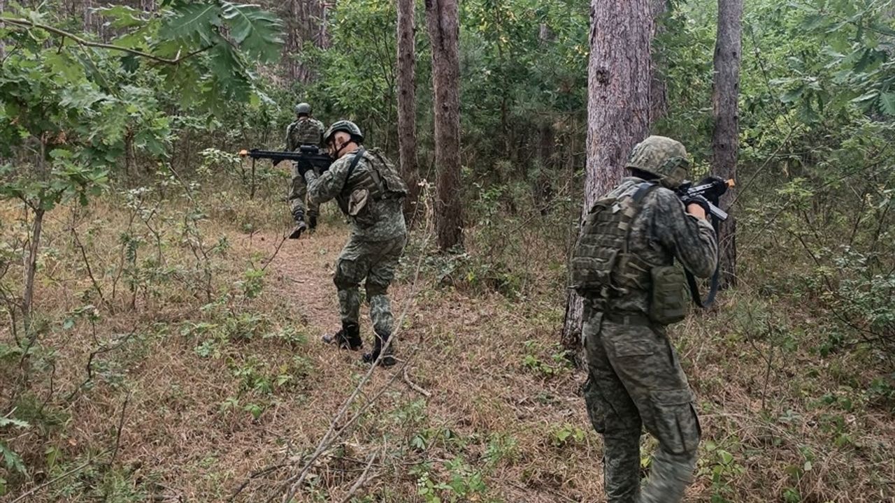 Türk Askerlerinden Kosova Güvenlik Gücü'ne Temel Muharebe Eğitimi