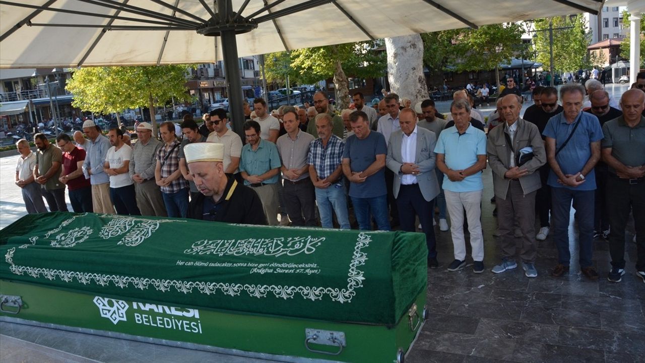 Türk Tarih Kurumu Şeref Üyesi Prof. Dr. Mücteba İlgürel, Balıkesir'de Son Yolculuğuna Uğurlandı