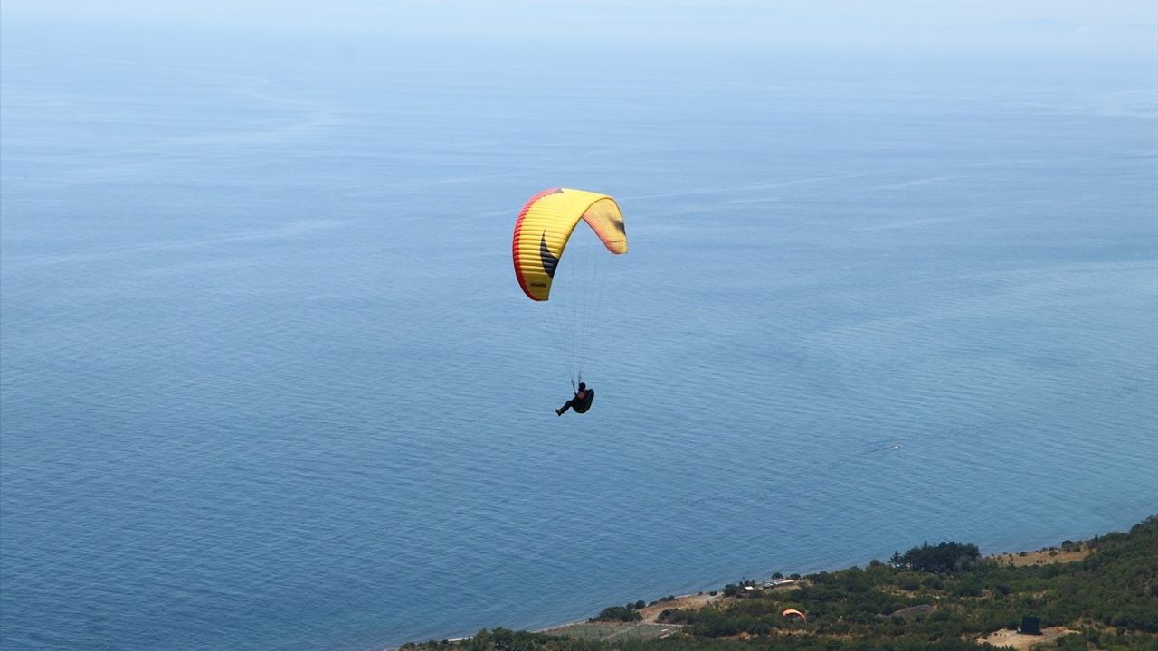 Uçmakdere Hafta Sonu Yamaç Paraşütü Buluşmalarına Ev Sahipliği Yapıyor