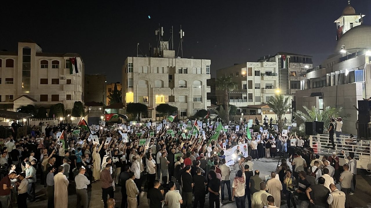 Ürdün'de Hamas Liderine Yönelik Suikast Protesto Edildi