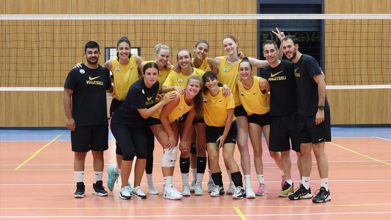 VakıfBank Kadın Voleybol Takımı Yeni Sezonda Hızla İlerliyor