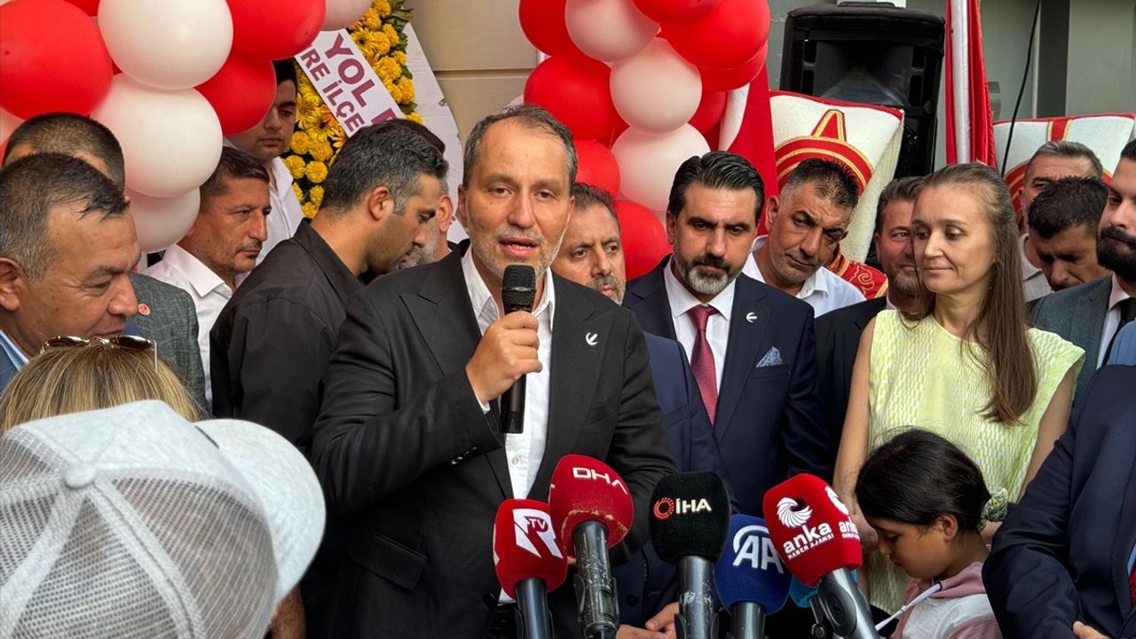 Yeniden Refah Partisi Manisa İl Binasını Açıkladı
