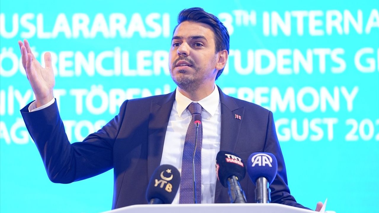 YTB'nin İstanbul'da Mezuniyet Töreni: Türkiye Bursları Kapsamında Uluslararası Öğrenciler Bir Araya Geldi
