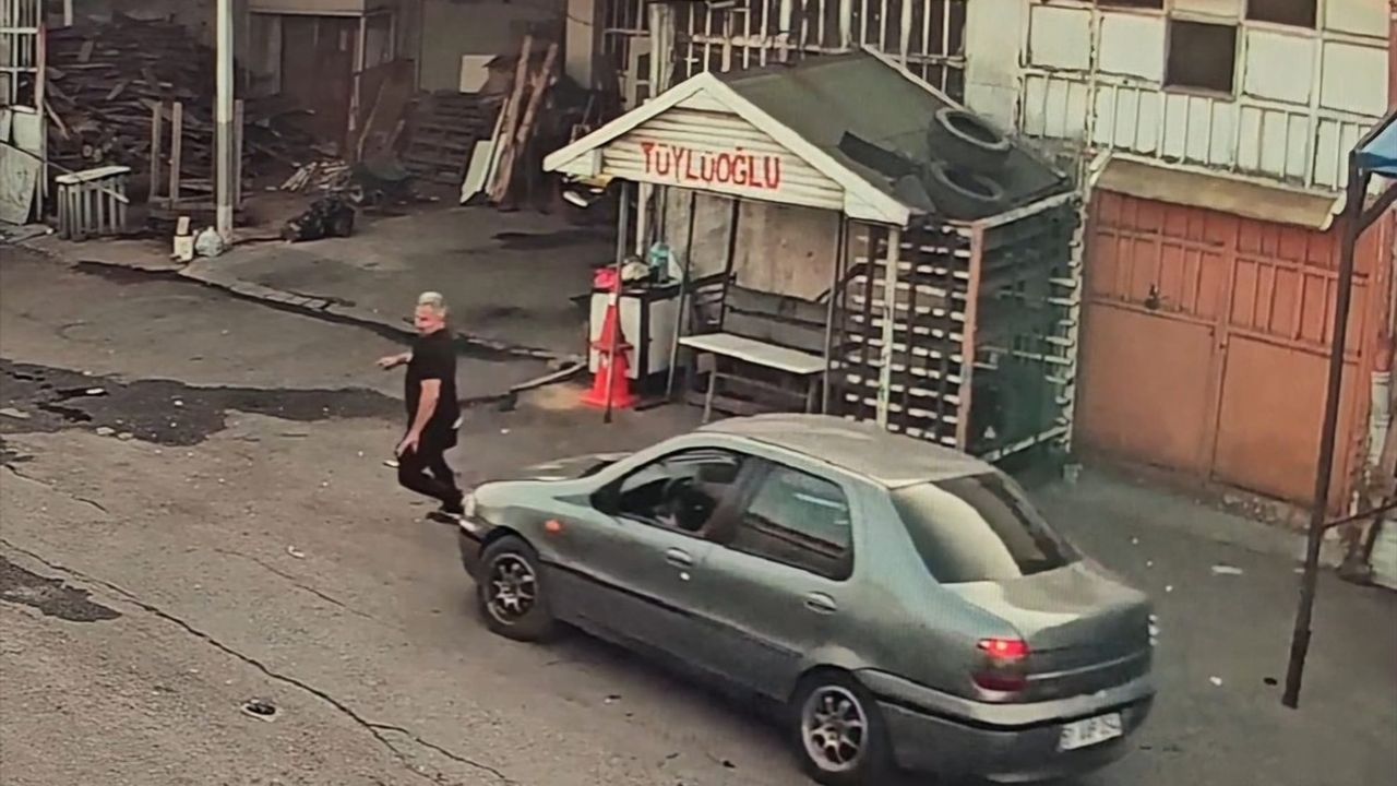 Zonguldak'ta Güvenlik Kamerasına Yansıyan Darbe Olayı