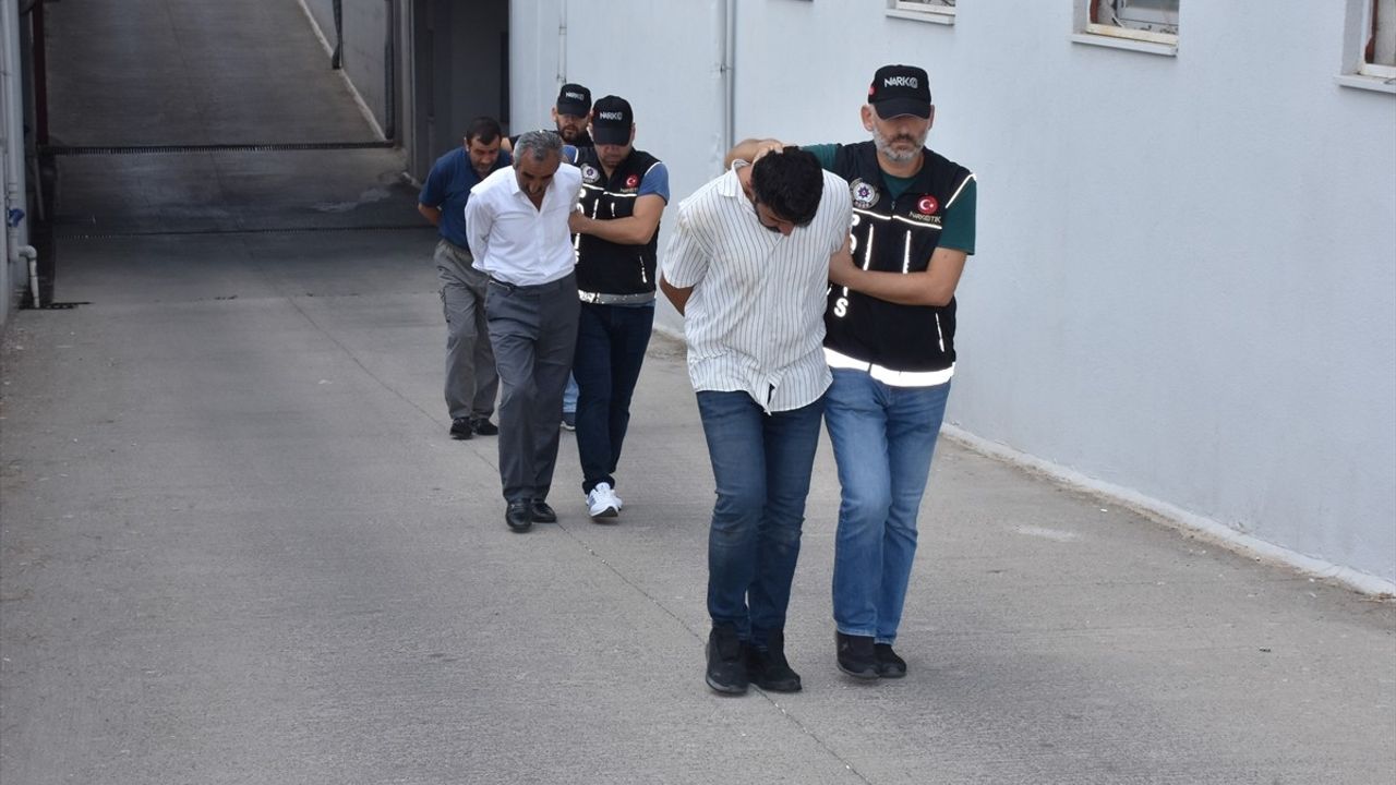 Adana'da Uyuşturucu Operasyonu: 6 Kilo 150 Gram Sentetik Madde Ele Geçirildi