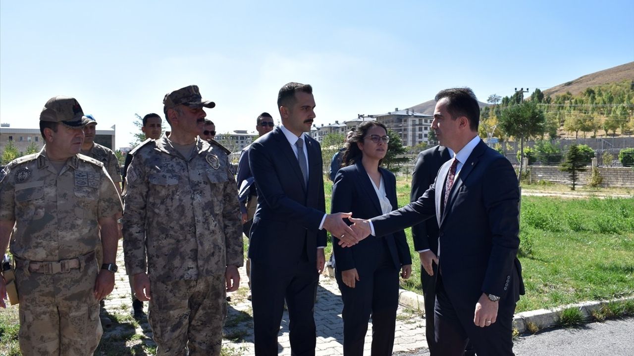 Ahmet Karakaya, Bitlis Valisi Olarak Görevine Başladı