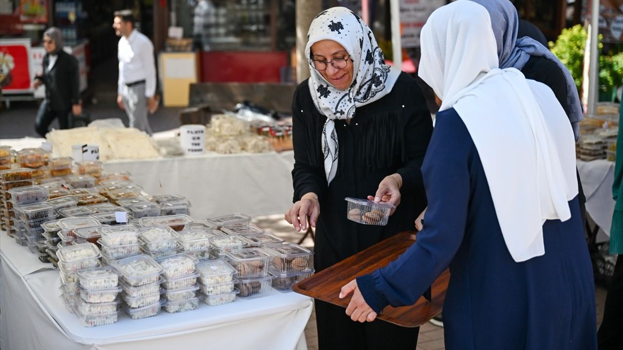AK Parti Altındağ Kadın Kolları Filistin İçin Kermes Düzenledi