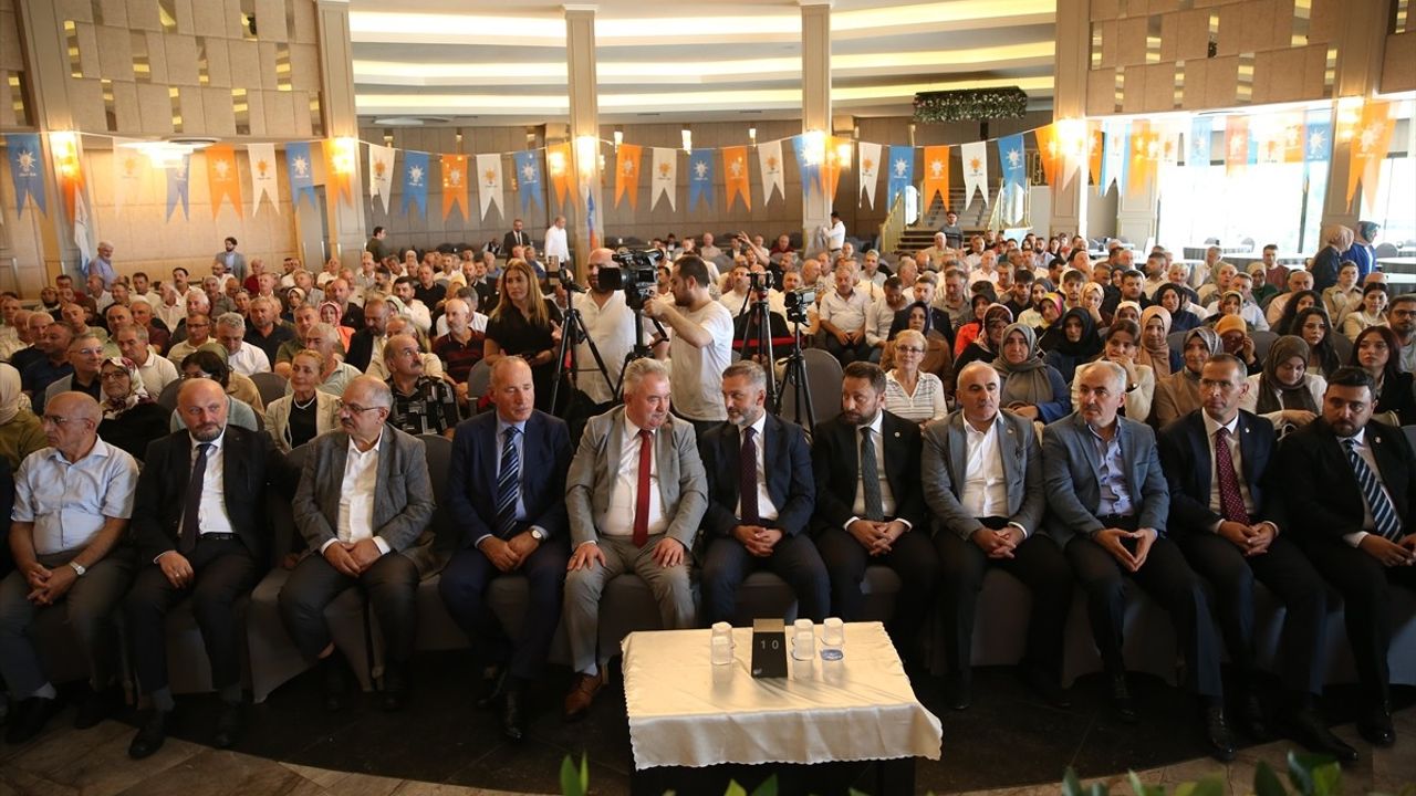 AK Parti Genel Başkan Yardımcısı Kandemir Rize'de Türkiye Yüzyılı Vurgusu Yaptı