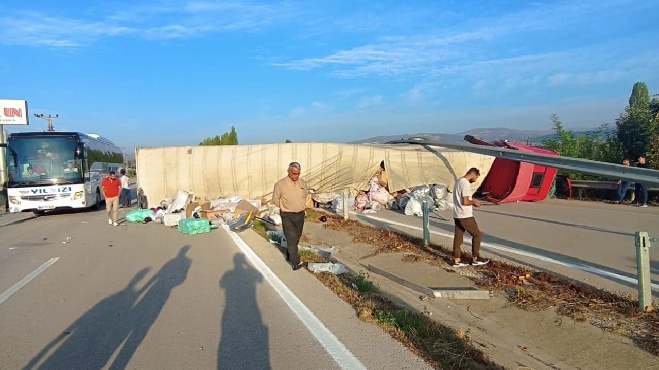 Amasya'da Tır ile Tanker Çarpıştı: 1 Yaralı