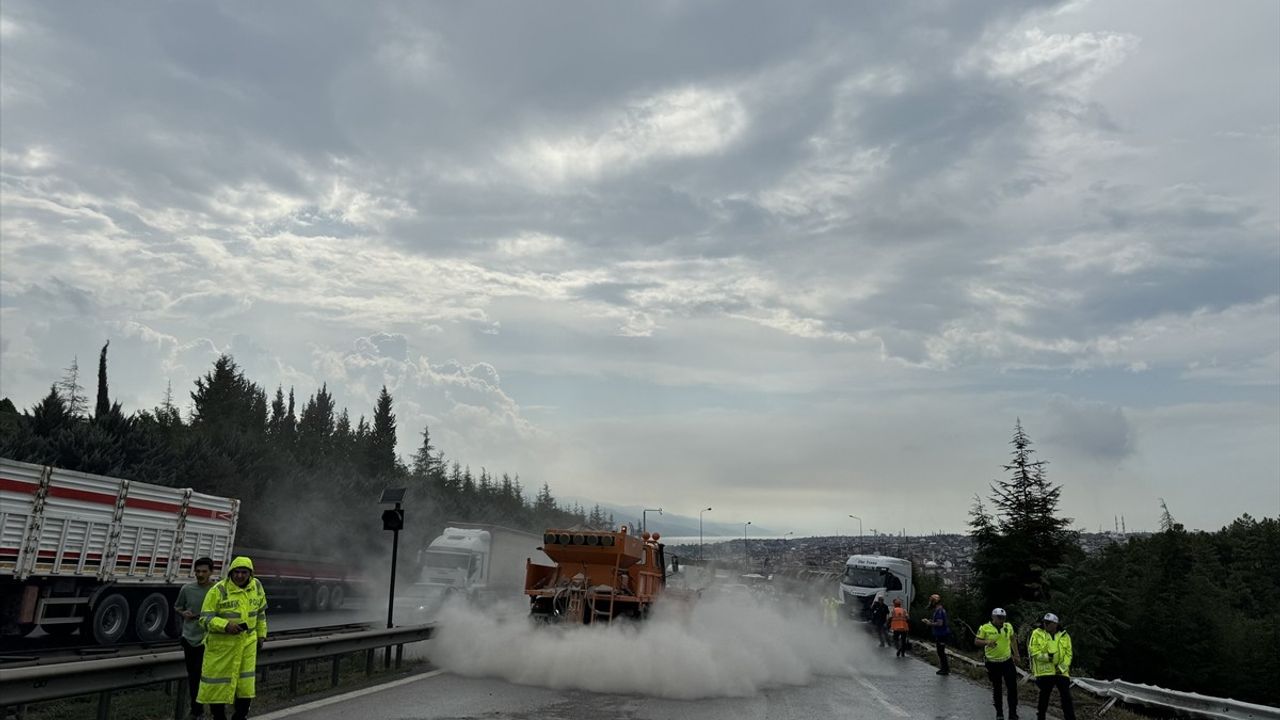 Anadolu Otoyolu'ndaki Zincirleme Kazada Ulaşım Yeniden Başladı