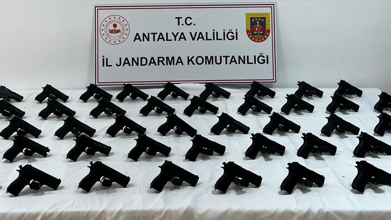 Antalya'da Silah Kaçakçılığı Operasyonu: 1 Tutuklama