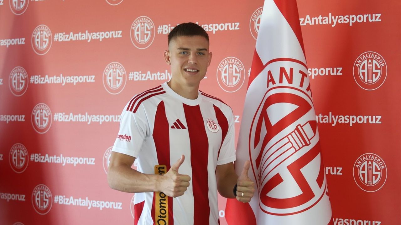 Antalyaspor'dan İki Yeni Transfer: Oleksandr Petrusenko ve Abdurrahim Dursun